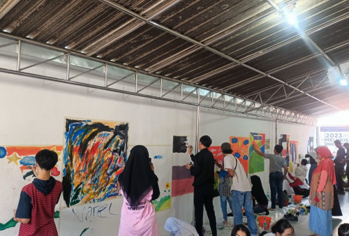 Workshop Melukis Mural di Dinding Sebagai Ruang Anak-anak untuk Berekspresi 