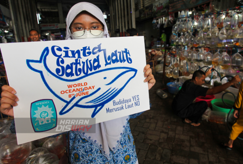 Aksi Peringati Hari Laut Sedunia