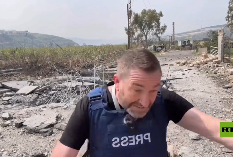 Duaar! Jurnalis dan Juru Kamera TV Rusia Nyaris Tewas Kena Rudal Israel Pas Live di Lebanon Selatan