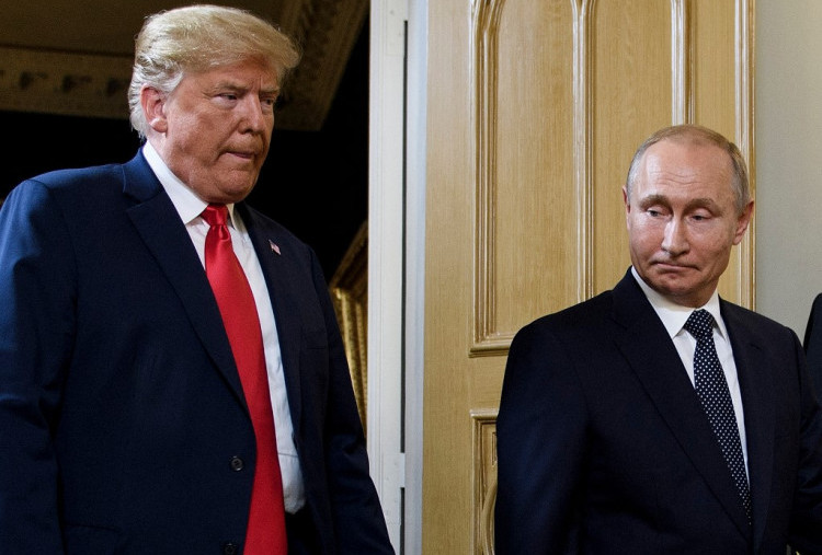 Trump dan Putin Berbincang di Telepon, Sepakat Mulai Perundingan Damai Perang Rusia-Ukraina