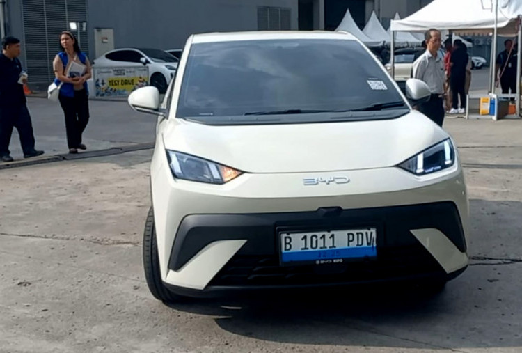 Pengunjung GJAW 2025 Kepincut Sensasi Test Drive Mobil Listrik BYD: Sport Mode Jadi Favorit, Atto 1 Primadona!