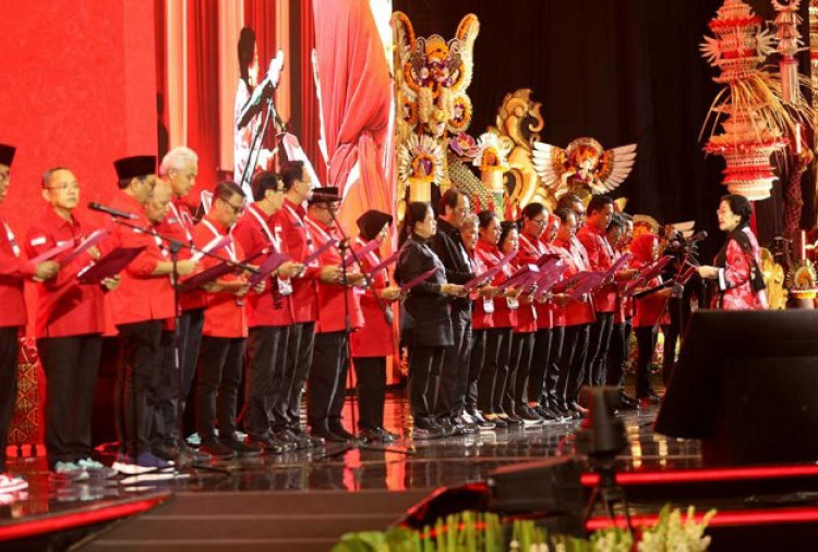 Megawati Lantik 37 Pengurus Baru DPP PDI Perjuangan, Tegaskan Partai sebagai Penyeimbang Kekuasaan