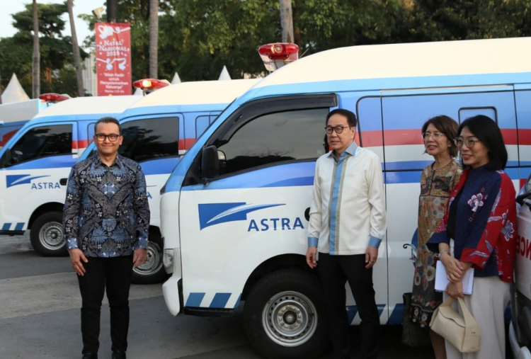 Dukung Layanan Kesehatan Masyarakat, Astra Serahkan 35 Unit Ambulans untuk Jangkau Wilayah dengan Akses Terbatas