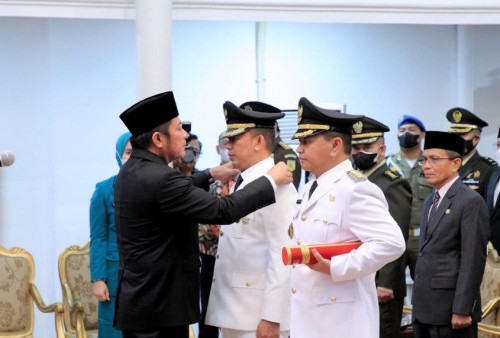 Teddy Meilwansyah Resmi Pj Bupati OKU, Kurniawan Pj Muara Enim