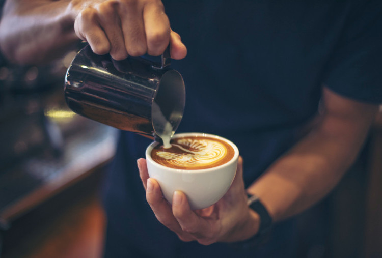 Waspadai! 7 Makanan ini Sebaiknya Tidak Dikonsumsi Bersamaan dengan Kopi