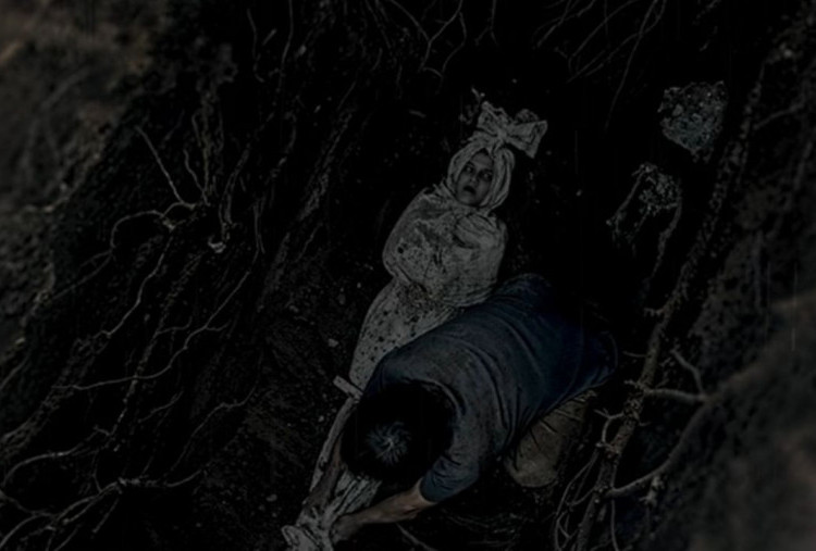Panggilan dari Kubur, Teror Horor Emosional Nirina Zubir yang Mengguncang Bioskop