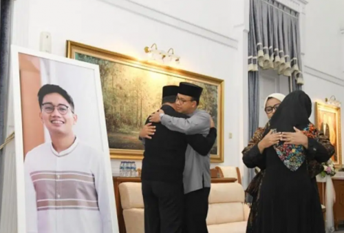 Anies Baswedan Takziah Eril ke Kediaman Ridwan Kamil, Sampaikan Duka Cita Masyarakat Jakarta 