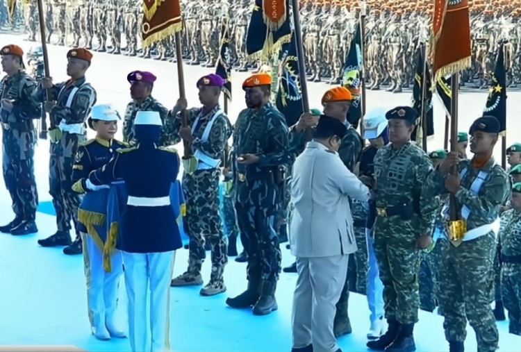 Prabowo dalam Upacara TNI: Tidak Ada Bangsa Merdeka Tanpa Tentara yang Kuat