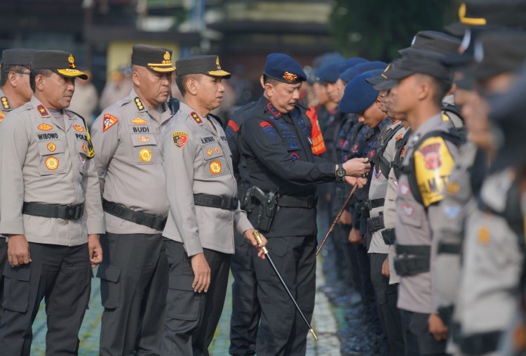 Kapolda Jabar Pimpin Apel Pergeseran Pasukan, Pesankan Ini Jelang Pilkada