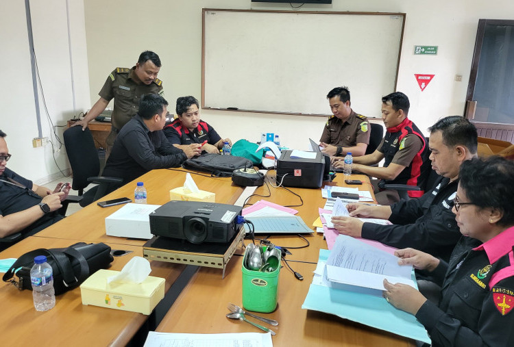 Kejaksaan Tinggi Jatim Geledah Kantor PT DABN
