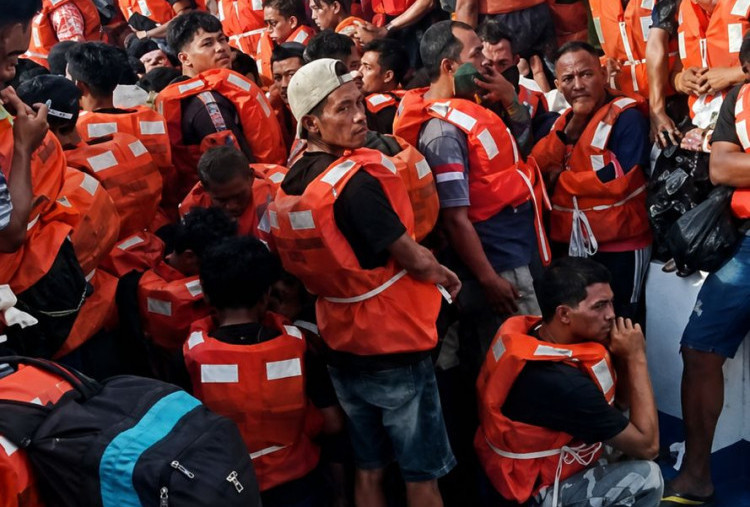 Kronologi Kapal KM Mutiara Sentosa 2 Terbakar di Perairan Sumenep, Penumpang Lompat ke Laut