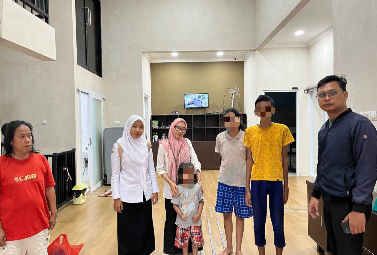 5 Bersaudara di Gresik Telantar setelah Ayah Meninggal dan Ibu Menghilang