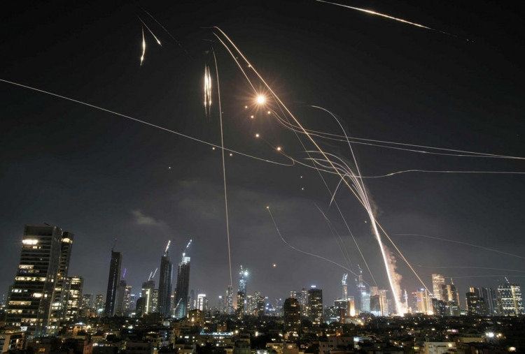Iran Hujani Tel Aviv dengan Rudal, Israel Bersumpah Hancurkan Fasilitas Nuklir