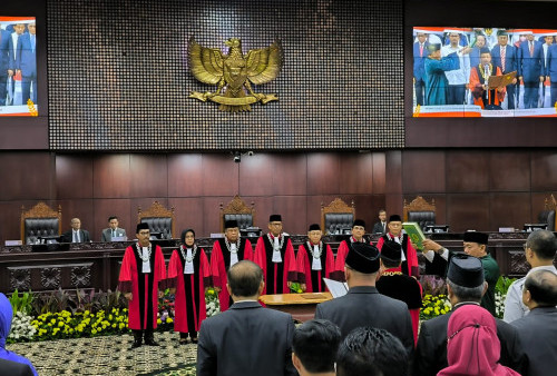 Hakim Suhartoyo Sumpah Jabatan Jadi Ketua MK Periode 2023-2028