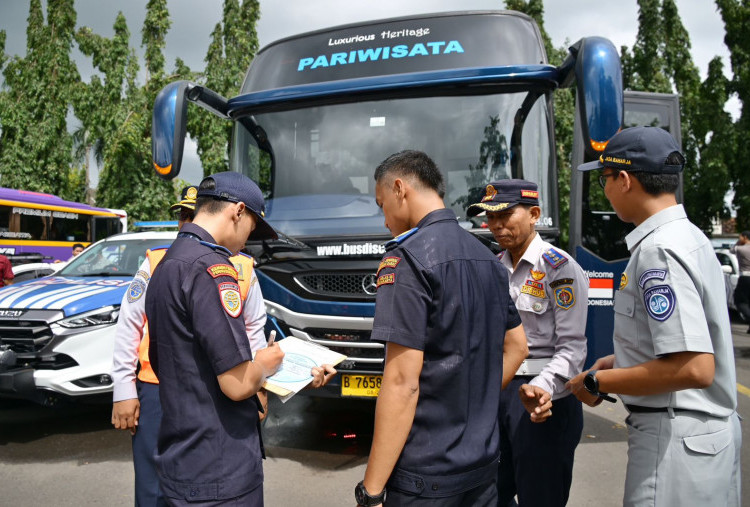 Kemenhub dan Korlantas Polri Gencarkan Ramp Check Bus di Lokasi Wisata Selama Nataru