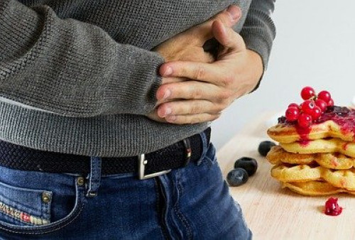 Jangan Makan Terlalu Banyak Saat Berbuka Puasa, Ini Sederet Bahayanya