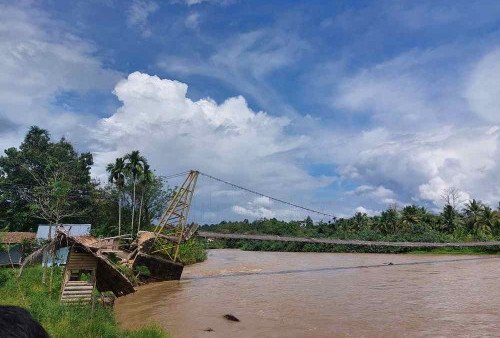  Jembatan Hanyut, Ribuan Warga Terisolasi 