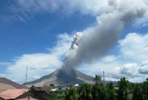 Gunung Marapi Meletus 60 Kali, PVMBG Aktif Berikan Imbauan