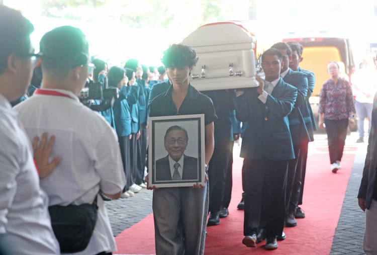 Ketua Umum Yayasan Ubaya Anton Prijanto Tutup Usia: Berduka, Kampus Kibarkan Bendera Setengah Tiang