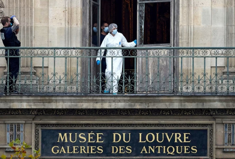 Perampokan Kilat di Museum Louvre, Pencuri Gasak 9 Bagian Mahkota dalam 7 Menit