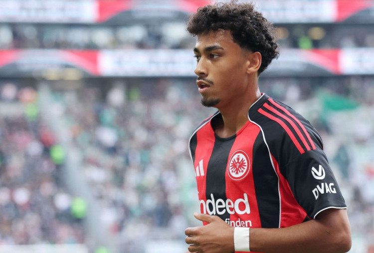 Arsenal Incar Bek Jerman Nathaniel Brown, Siap Salip Bayern Munchen