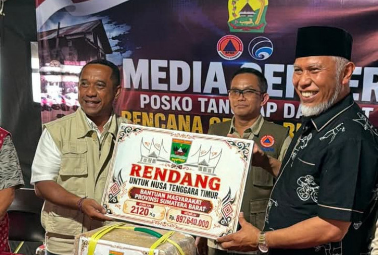 Ribuan Kilogram Rendang dari Sumbar Dikirim untuk Korban Bencana NTT