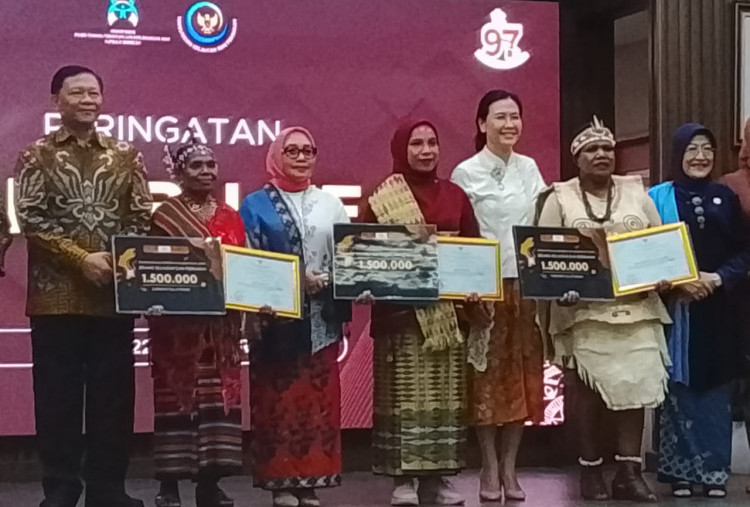 Perempuan Nelayan Maluku Tenggara dan Papua Barat Dinobatkan sebagai Perempuan Inspiratif 2025
