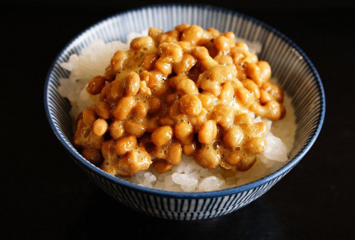 Mengenal Natto, Makanan Jepang yang Viral di Tiktok dan Punya Aroma Menyengat, Begini Cara Makannya