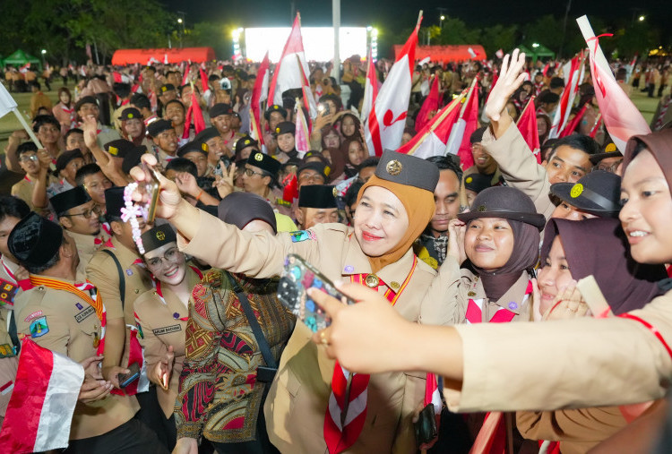 Peringati Hari Pramuka ke-65 di Unesa, Gubernur Khofifah Dorong Pramuka Jatim Jadi Penggerak Ketahanan Pangan 