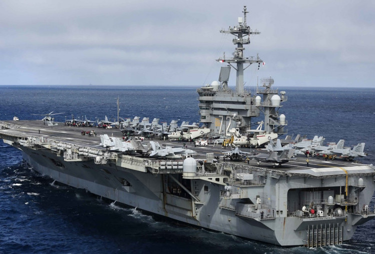 Teluk Bergejolak! Iran Klaim Serang Kapal Induk AS, Dampaknya ke Harga Minyak Dunia