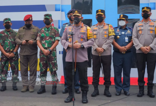 Kapolri Drs. Listyo Sigit Prabowo, M.SI Melakukan Kunjungan di Pelabuhan Tanjung Perak Surabaya, Jawa Timur, kamis 28 April 2022. Foto: Safitri Riyanti