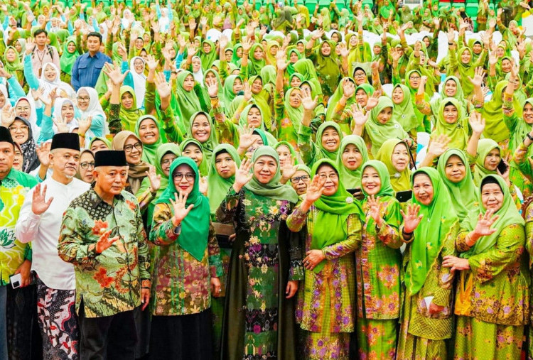 Gubernur Khofifah Ajak Guru TK Muslimat NU Kabupaten Malang Terus Produktif Mencerdaskan Generasi Bangsa