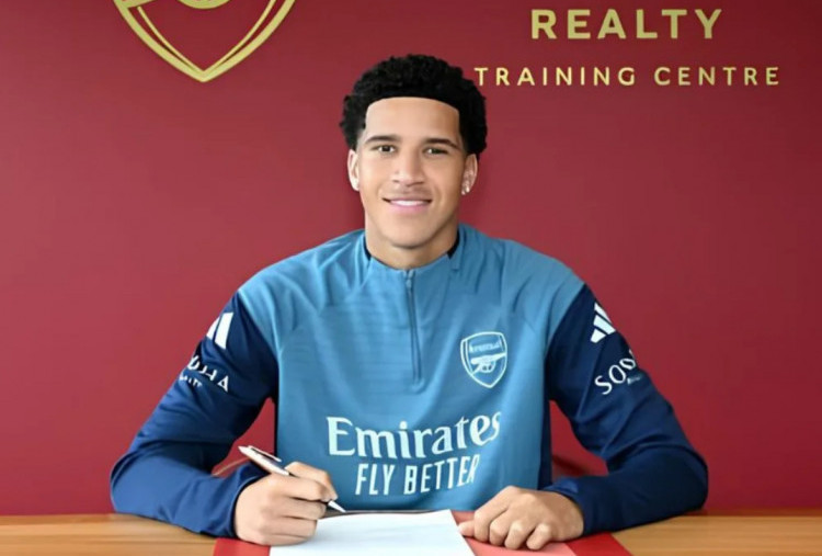 Pemain Arsenal U-21 Pamer Jersey Timnas Indonesia, Demiane Agustien Ternyata Punya Darah Merah Putih