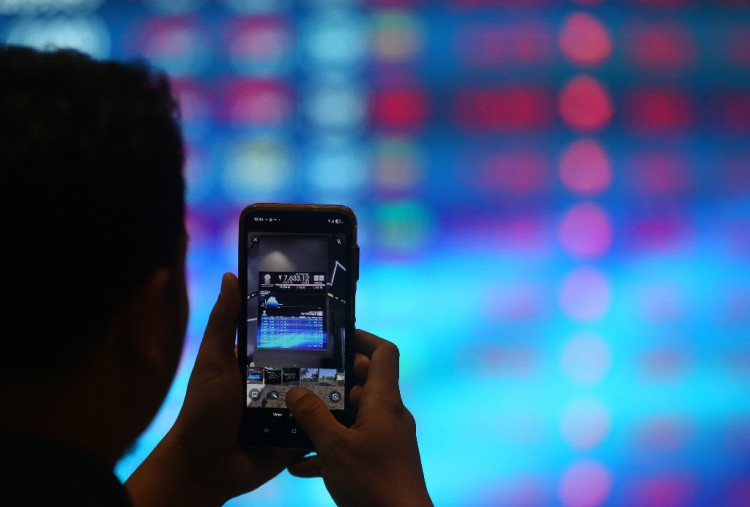 Mengamati Fenomena Sell in May and Go Away Saham Dalam Negeri, Saatnya Melirik Sektor Energi