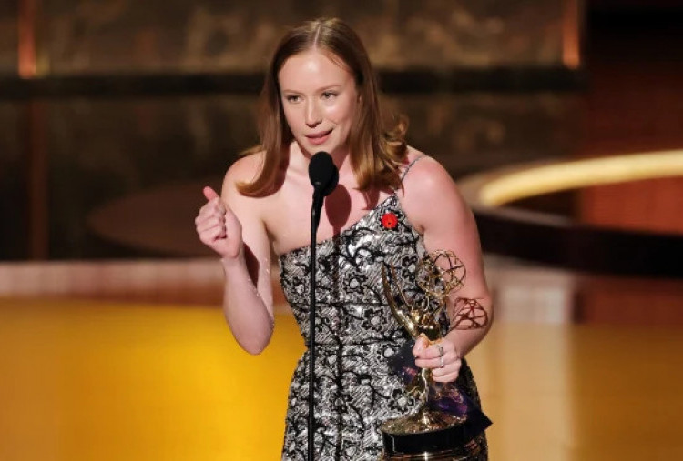 Aktris Hannah Einbinder Tuai Kontroversi Usai Seruan Free Palestine di Emmy Awards 2025