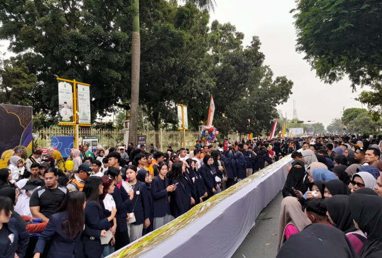 Masuk Catatan MURI, Pemko Pekanbaru Sajikan Kue Talam Ketan Durian Sepanjang 1 Kilometer