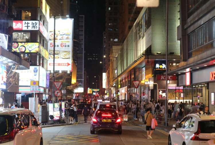 Hong Kong, Metropolitan yang Semakin Memikat (4): Ladies Market, Surga Barang Murah di Mong Kok