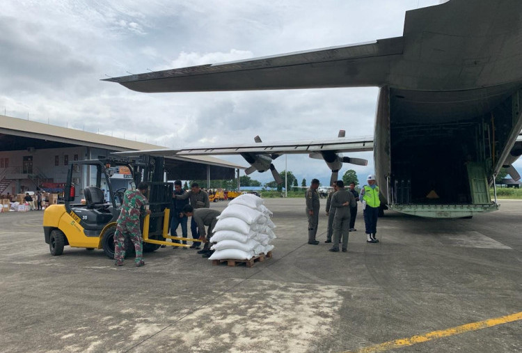 Bulog Kirim 20 Ton Beras untuk Korban Bencana di Aceh