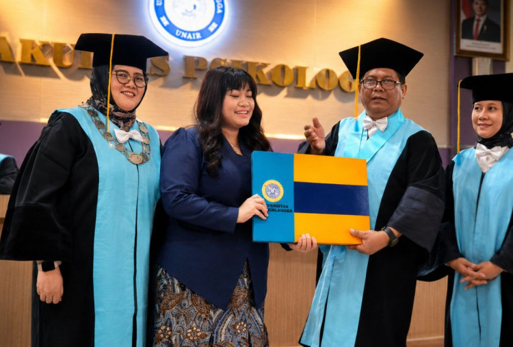 Menakar Ulang Arti 'Setia' pada Parpol Lewat Disertasi Doktor Herlina Harsono Njoto