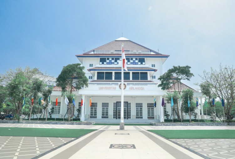 Unair Masuk Top 3,5 Persen Asia dan Peringkat 2 Nasional versi QS AUR 2026