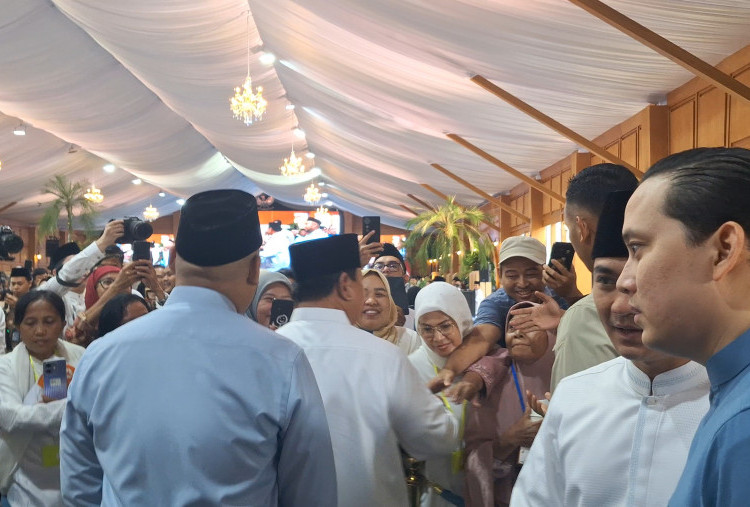 Momen Prabowo Sapa Warga Secara Langsung di Open House Istana, Dihadiri Ribuan Pengunjung