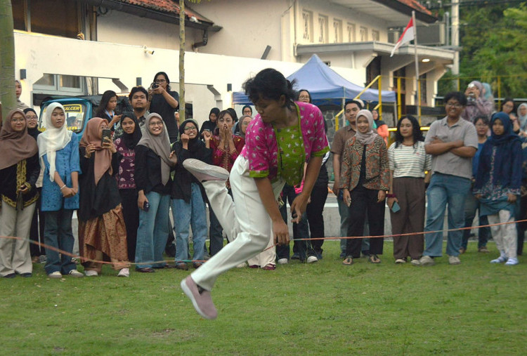 Yok Dolan Pos Bloc, Serunya Peserta Bernostalgia dengan Permainan Tradisional