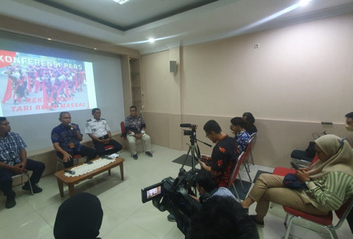 Pelajar SD-SMP Surabaya Remo Massal Pecahkan Rekor Muri