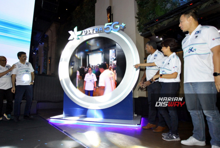 Direktur & Chief Technology Officer XLSMART, Shurish Subbramaniam, menambahkan jaringan 5G dibangun menggunakan dedicated spectrum untuk menjaga stabilitas dan performa koneksi. Selain pelanggan ritel XL, AXIS, dan SMARTFREN, jaringan ini juga dirancang mendukung sektor industri dan enterprise, membuka peluang pengembangan solusi digital seperti smart city, otomasi industri, hingga penguatan ekosistem ekonomi kreatif.