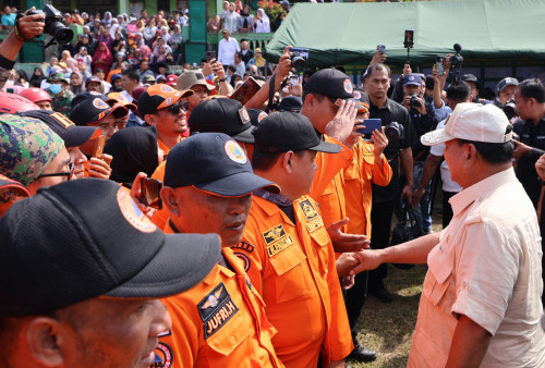 Prabowo Jenguk Korban Erupsi Marapi, Beri Santunan dan Pantau Keamanan Relokasi