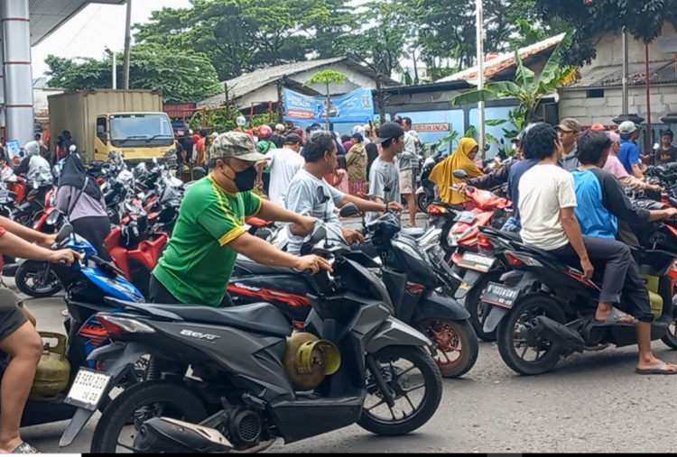 Netizen Rujak Aturan Baru Distribusi LPG 3 Kg, Nyusahin Rakyat!