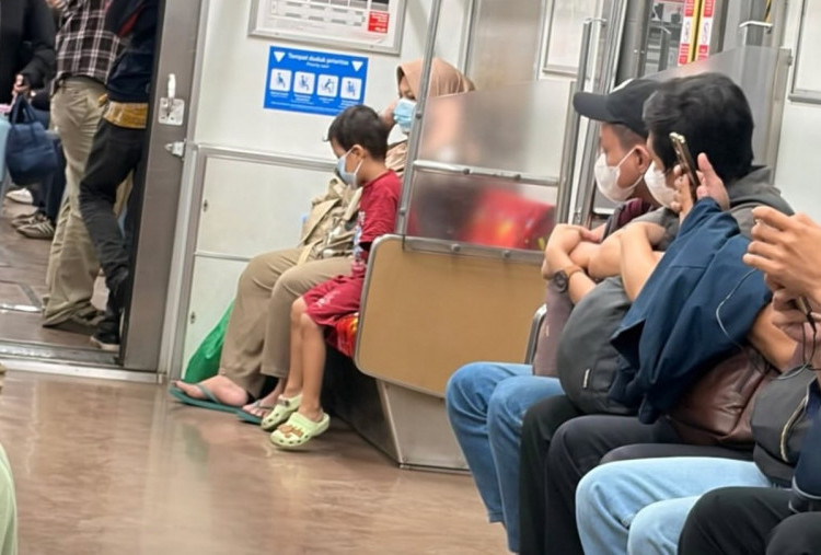 Heboh Dugaan Penumpang BAB di KRL Bogor-Jakarta, KAI Commuter Cek CCTV
