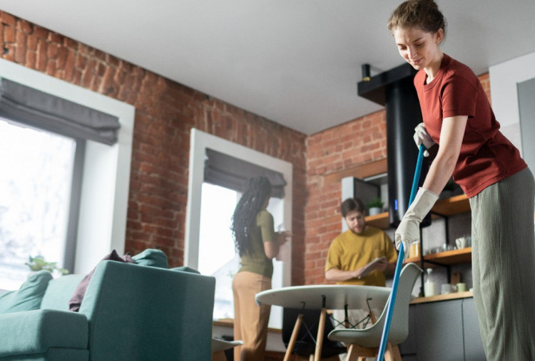 Tips Membersihkan Rumah setelah Banyak Tamu Datang Berlebaran