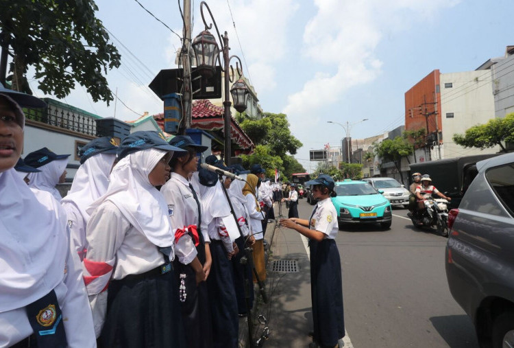 Suara Seribu Pelajar Hari Musik Nasional, Siswa SMPN 3 Surabaya Nyanyikan Indonesia Raya 3 Stanza