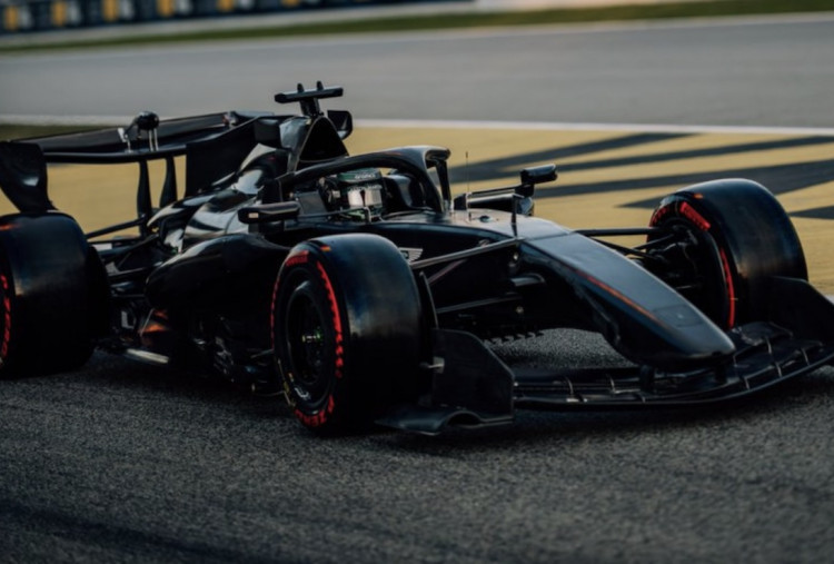 AMR26 Superkeren: Debut Adrian Newey di Aston Martin Bikin Rival Waspada